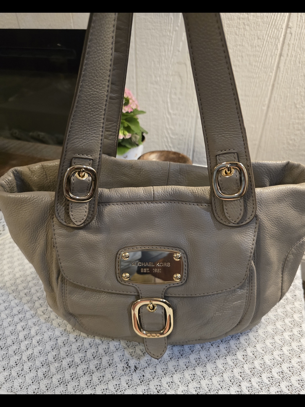 MICHAEL KORS Taupe Leather Shoulder Bag